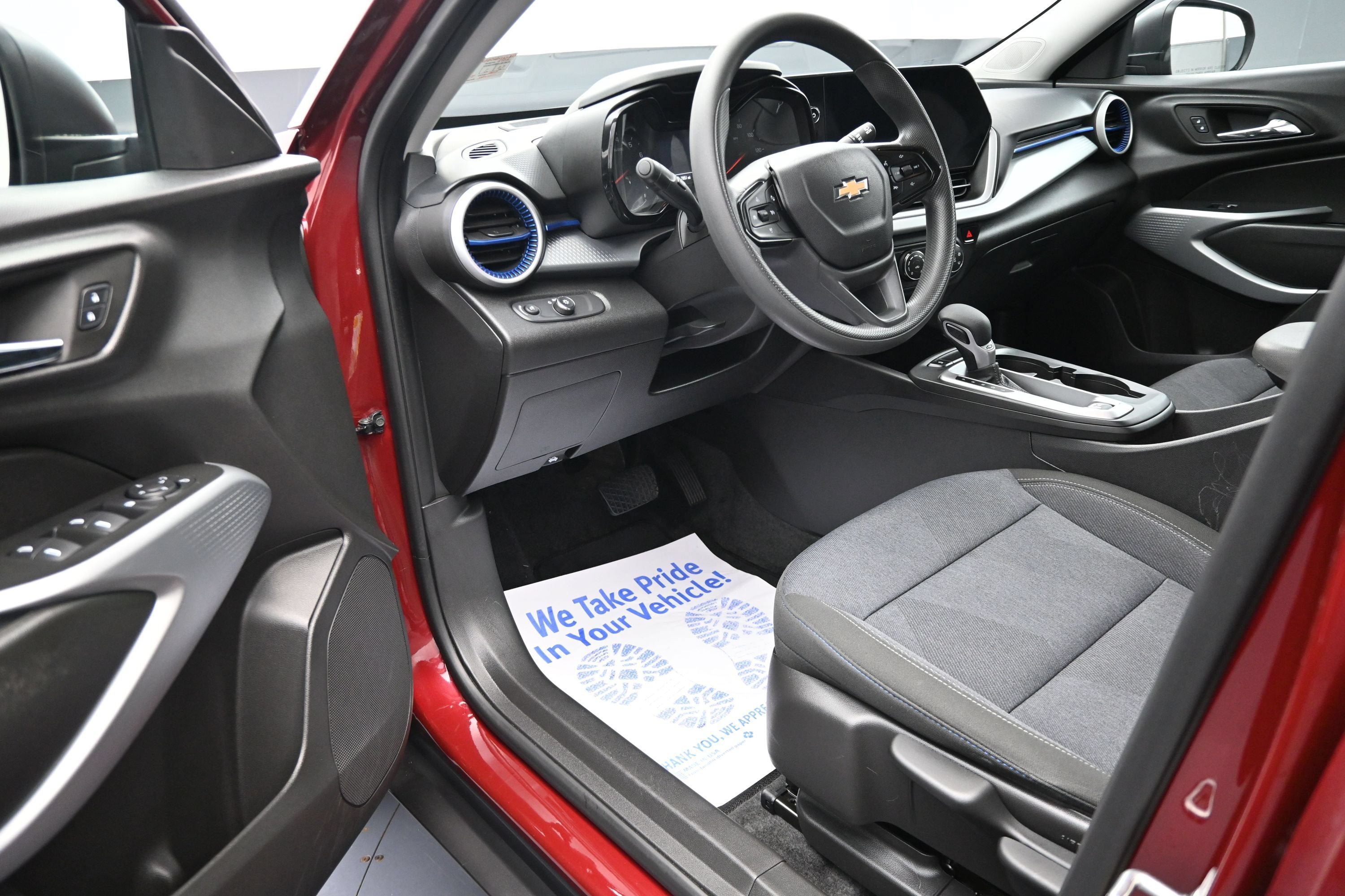 Used 2024 Chevrolet Trax LS FWD image 9