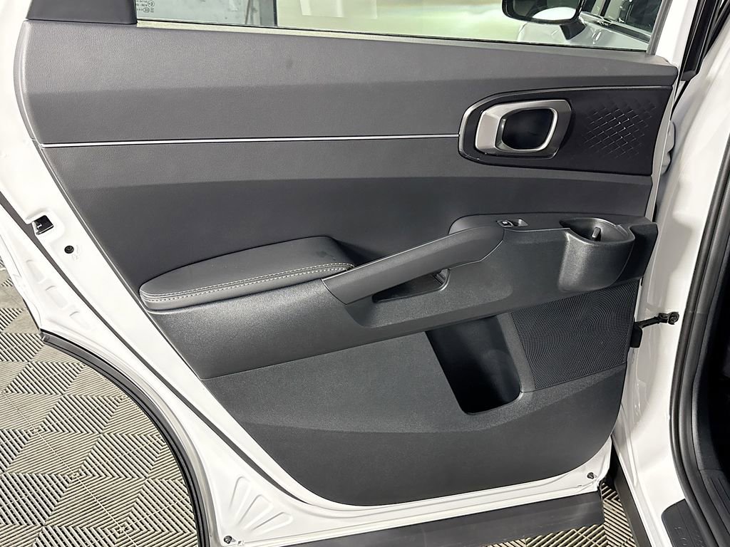 New 2025 Kia Sorento S image 20