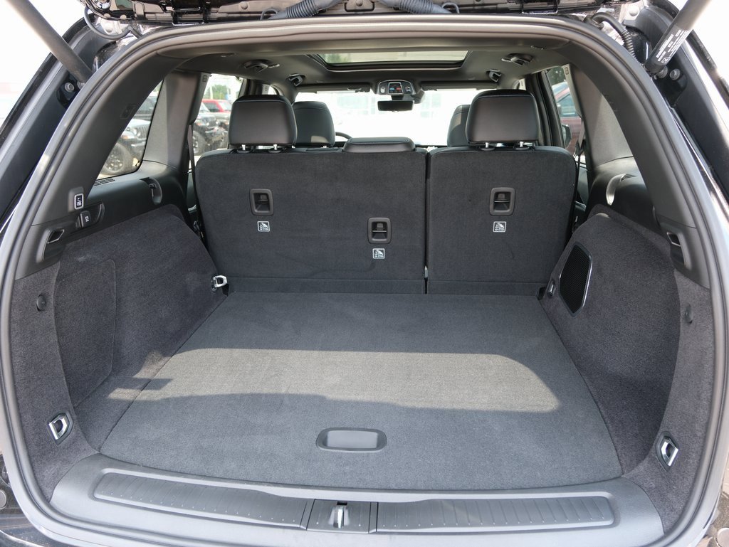 Used 2024 Jeep Grand Cherokee Trailhawk w/ Luxury Tech Group III image 9