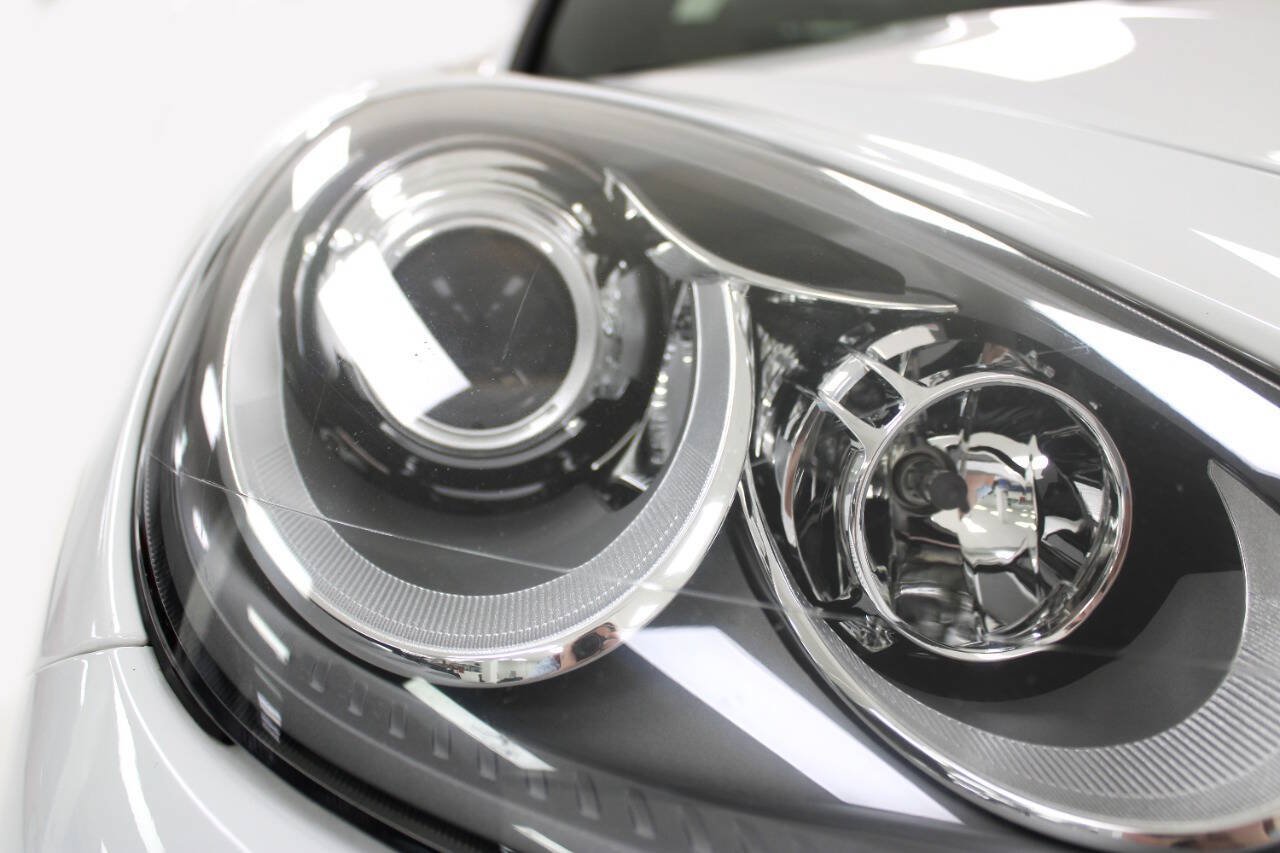 Used 2014 Porsche Cayenne Platinum Edition AWD/4WD image 9