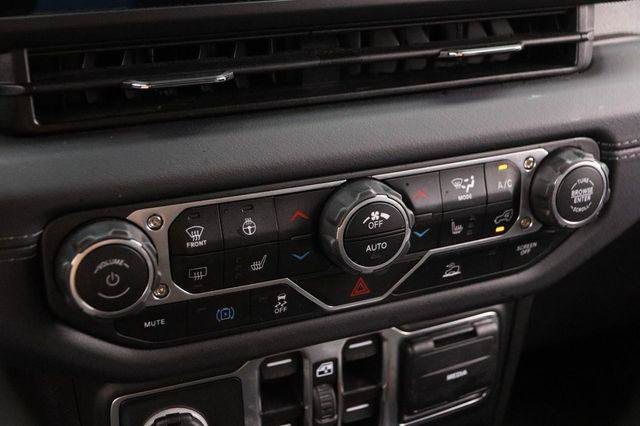 Used 2025 Jeep Wrangler Unlimited Sahara AWD/4WD image 18