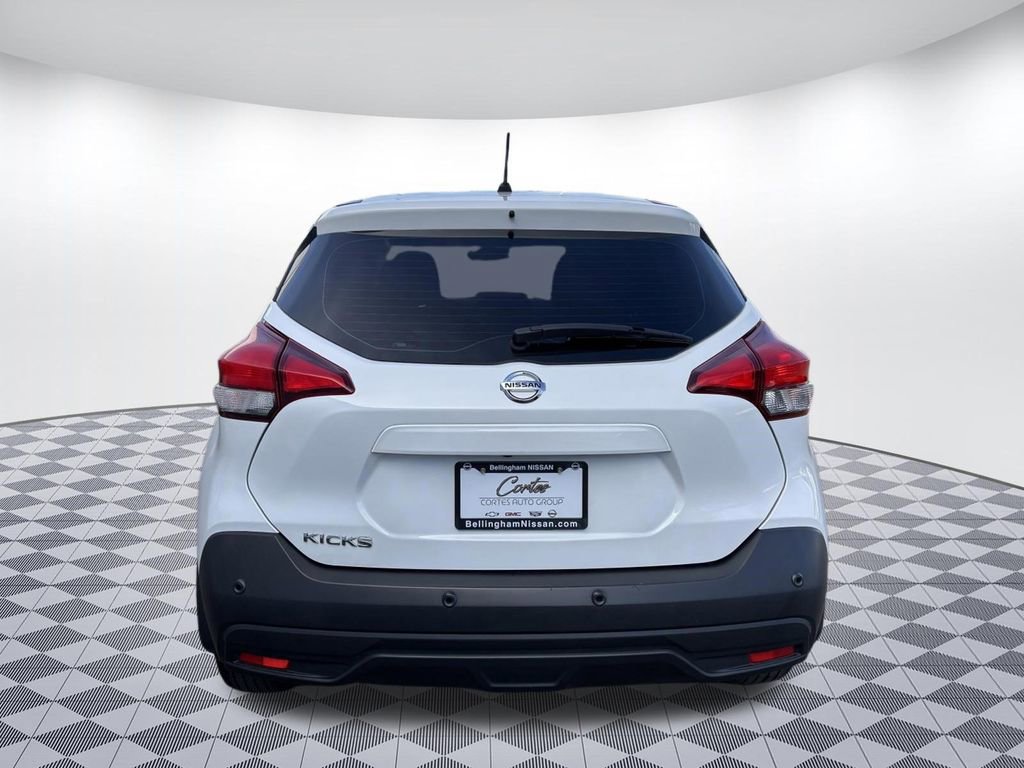 Used 2020 Nissan Kicks S image 6