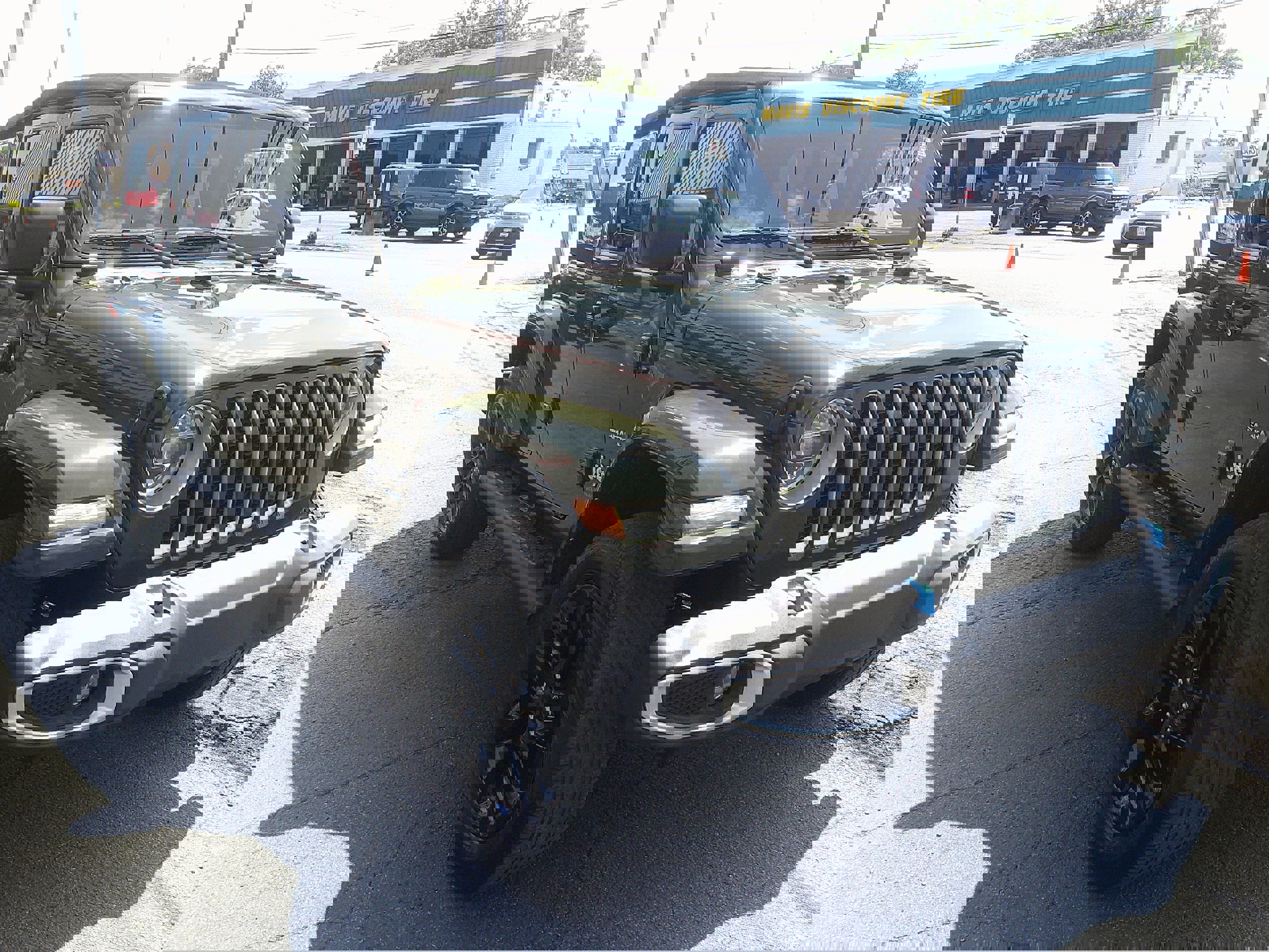 Used 2022 Jeep Wrangler Sahara image 8