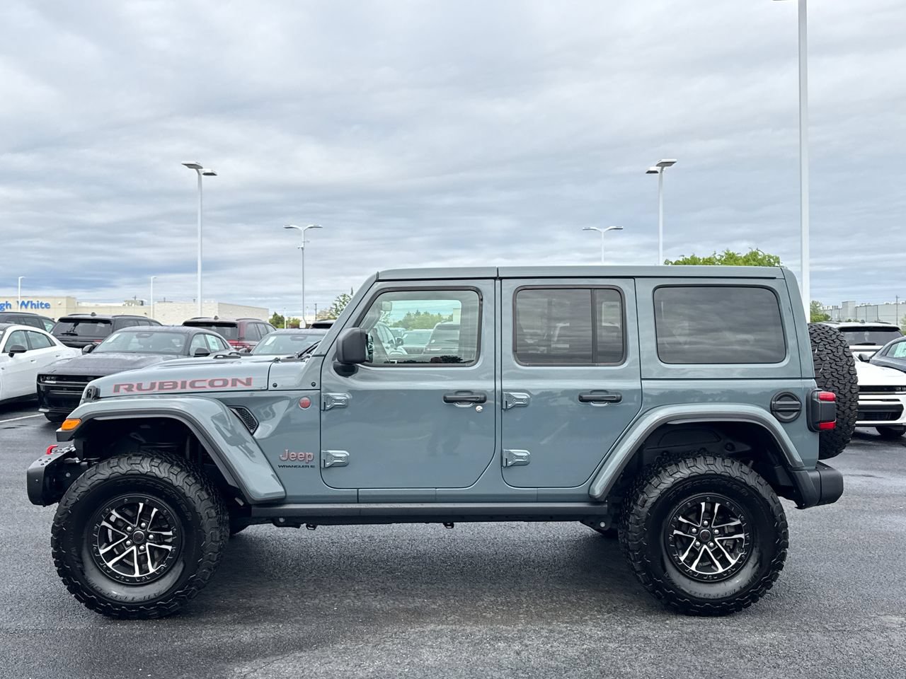 Used 2025 Jeep Wrangler Unlimited Rubicon AWD/4WD image 6