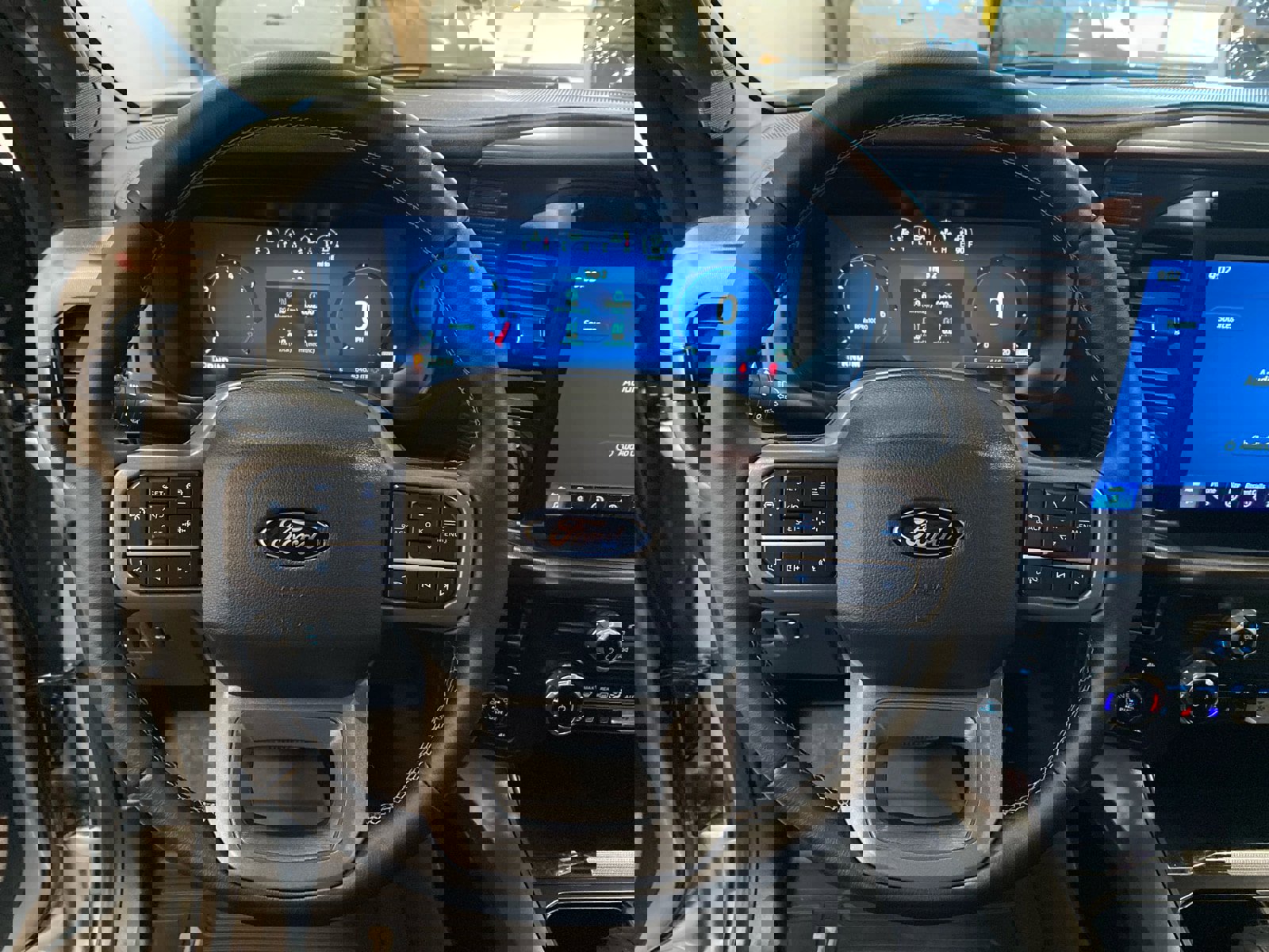 Certified 2025 Ford F150 Lariat w/ Equipment Group 502A High image 20