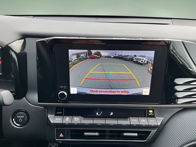 Used 2025 Toyota Camry SE FWD image 17