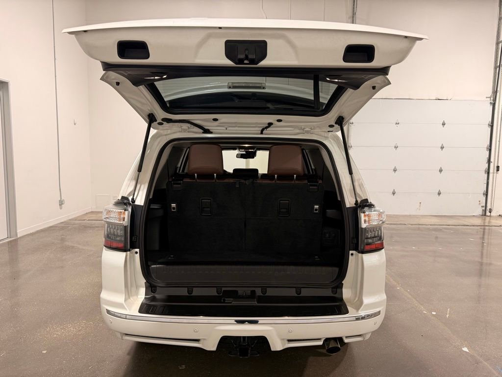 Used 2020 Toyota 4Runner Limited AWD/4WD image 9