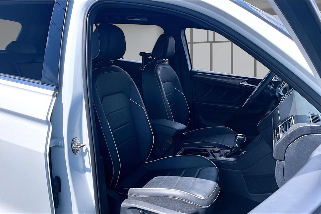 Used 2024 Volkswagen Tiguan SEL R-Line AWD/4WD image 7