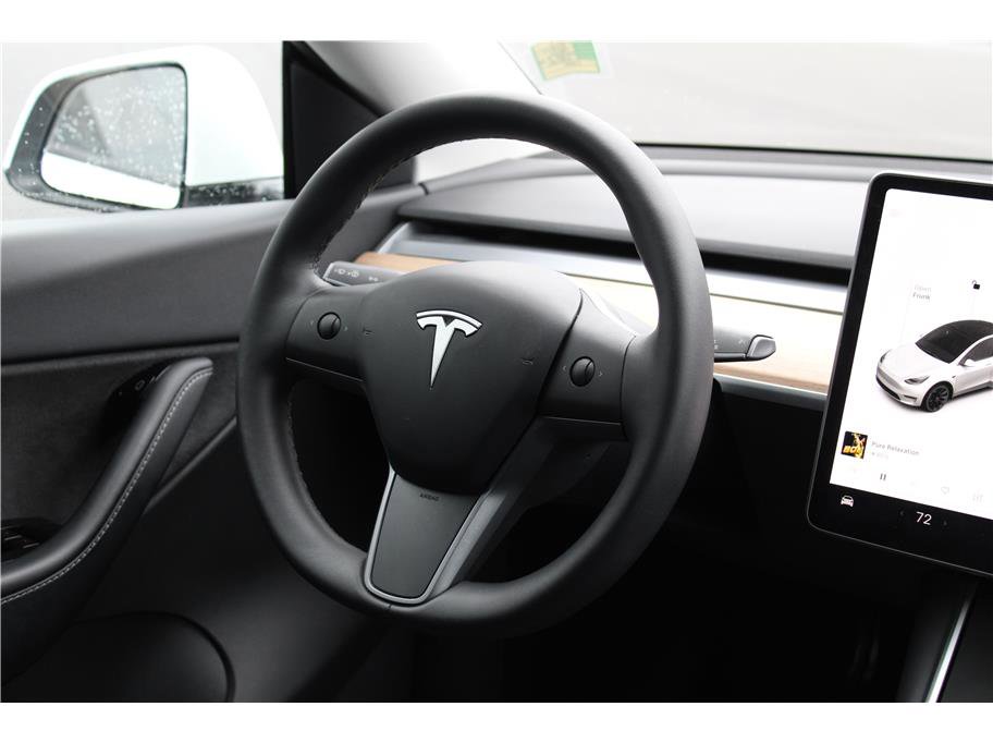 Used 2020 Tesla Model Y Long Range image 15