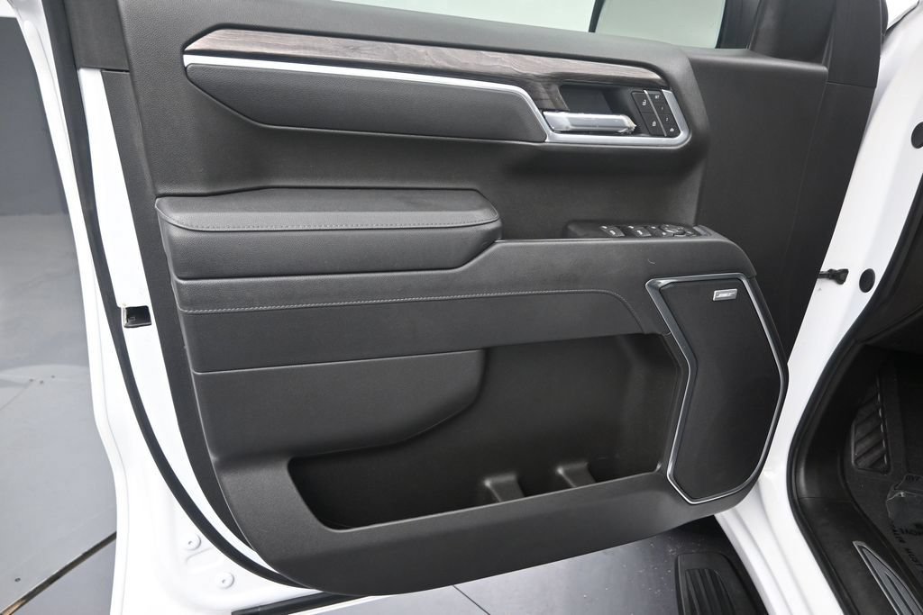 Used 2025 Chevrolet Silverado 1500 LTZ RWD image 13