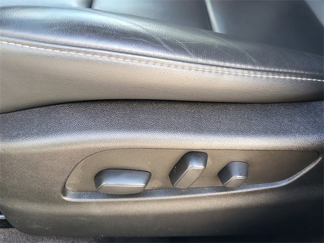 Used 2023 Cadillac XT4 Premium Luxury image 9