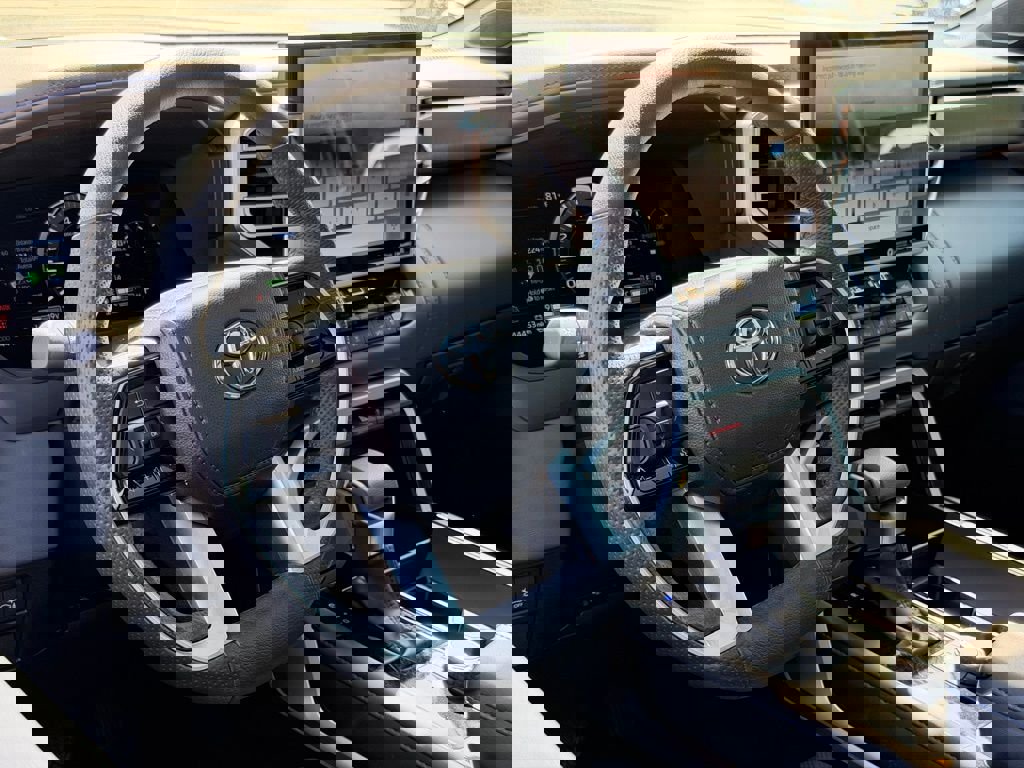 Used 2024 Toyota Sequoia Platinum image 19