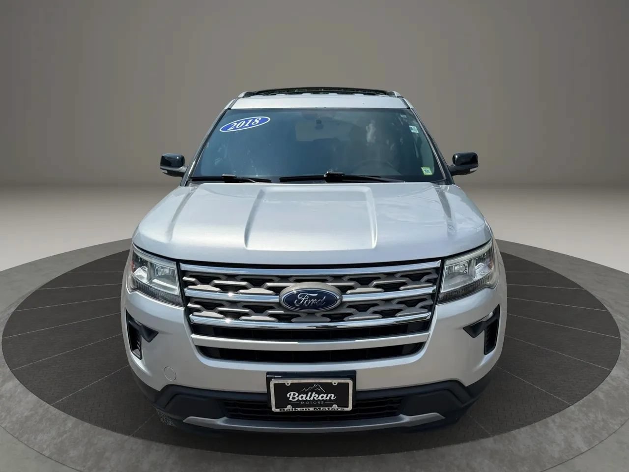 Used 2018 Ford Explorer XLT w/ Equipment Group 201A AWD/4WD image 15