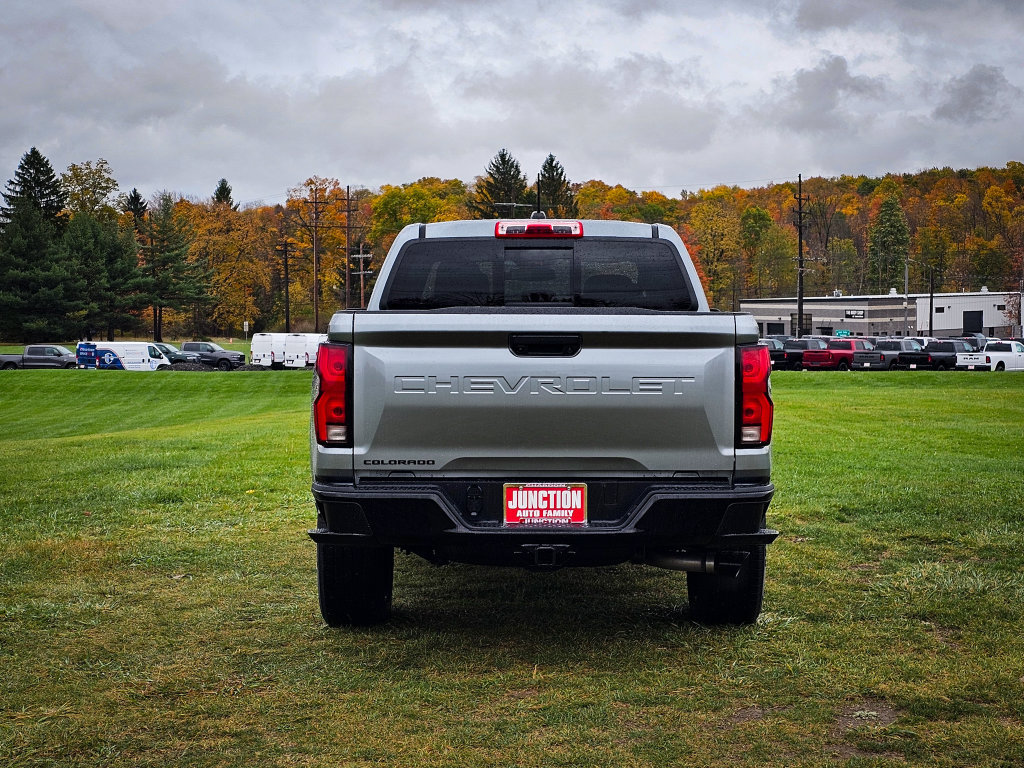 Used 2024 Chevrolet Colorado Z71 w/ LPO, Dark Essentials Package AWD/4WD image 5