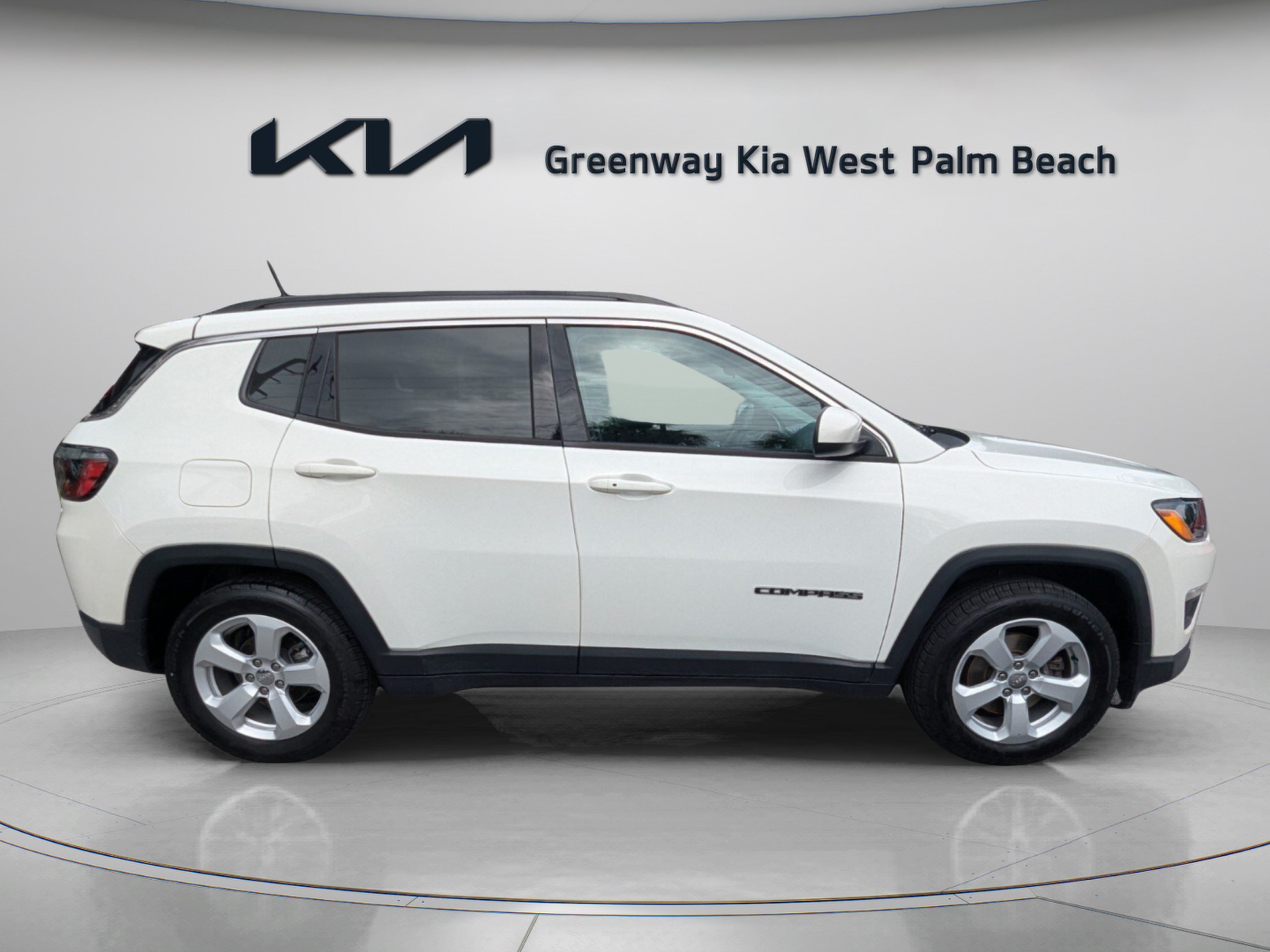 Used 2021 Jeep Compass Latitude w/ Sun and Sound Group FWD image 8