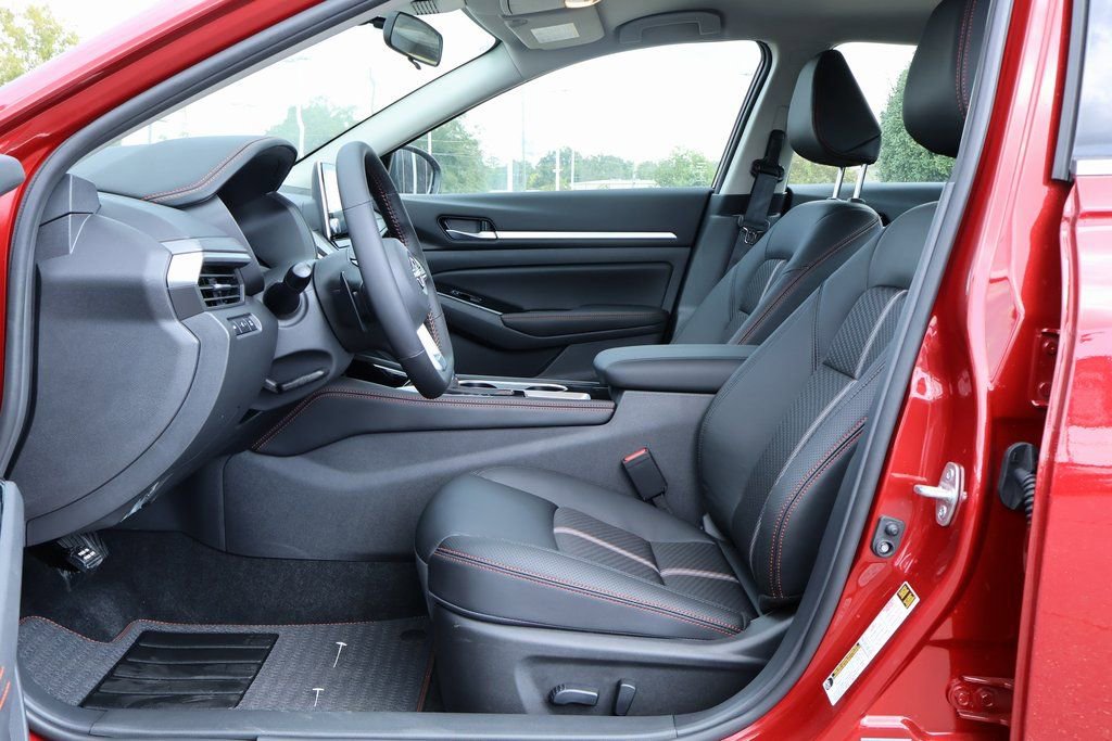 New 2025 Nissan Altima 2.5 SR image 7