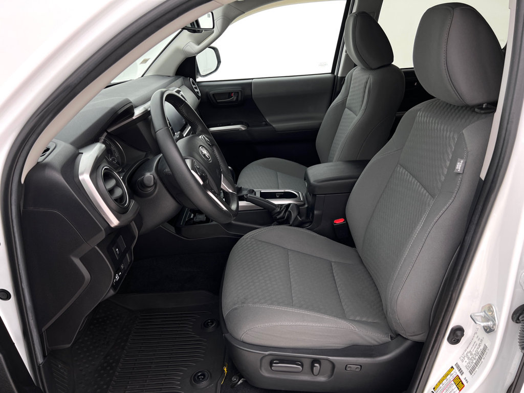 Used 2022 Toyota Tacoma SR5 AWD/4WD image 11