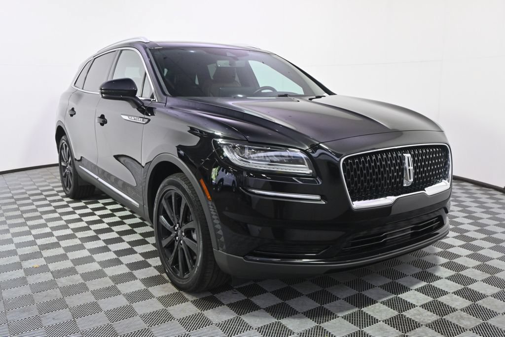 Used 2023 Lincoln Nautilus Reserve w/ Monochromatic Package AWD/4WD image 9