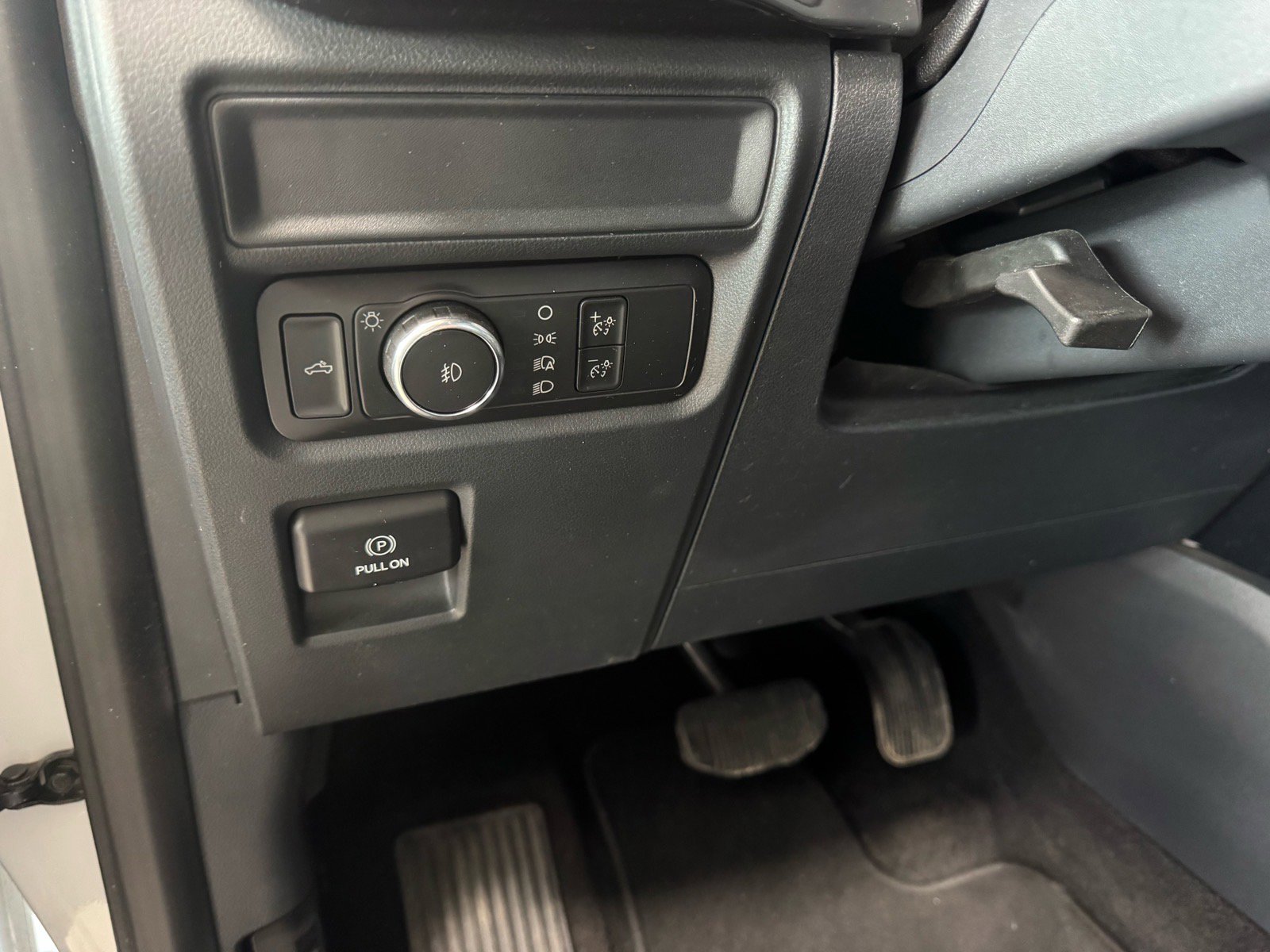 Used 2022 Ford F150 XLT w/ Equipment Group 301A Mid image 18