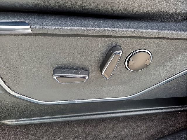 Used 2021 Ford F150 Lariat AWD/4WD image 17