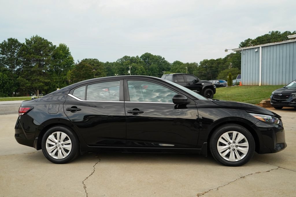 Used 2024 Nissan Sentra S FWD image 3