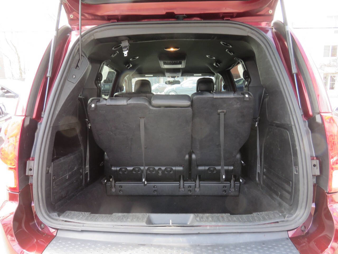 Used 2018 Dodge Grand Caravan SXT w/ Blacktop Package image 28