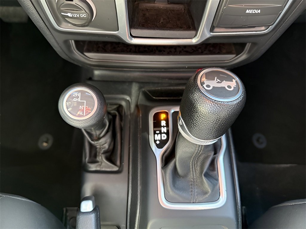Used 2018 Jeep Wrangler Unlimited Sport image 29