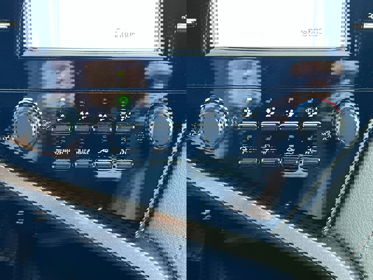 Used 2019 Toyota Camry LE image 26