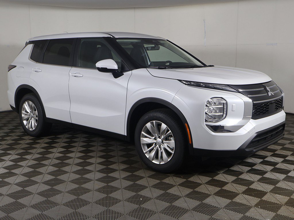 New 2026 Mitsubishi Outlander ES AWD/4WD image 2