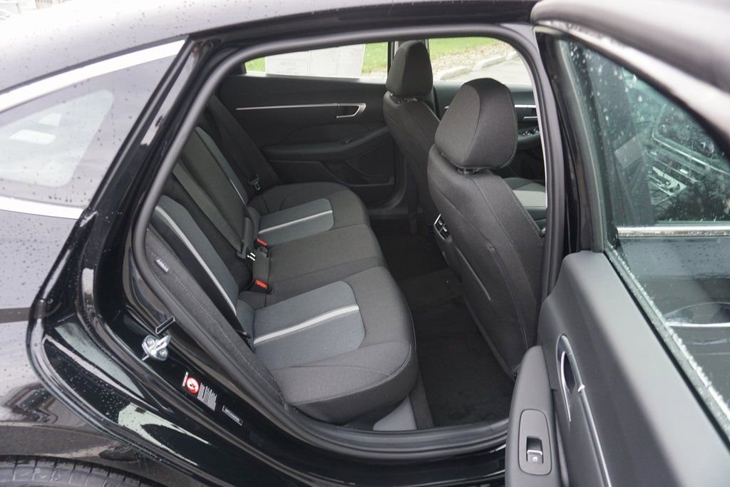 Used 2021 Hyundai Sonata SEL w/ Convenience Package FWD image 9