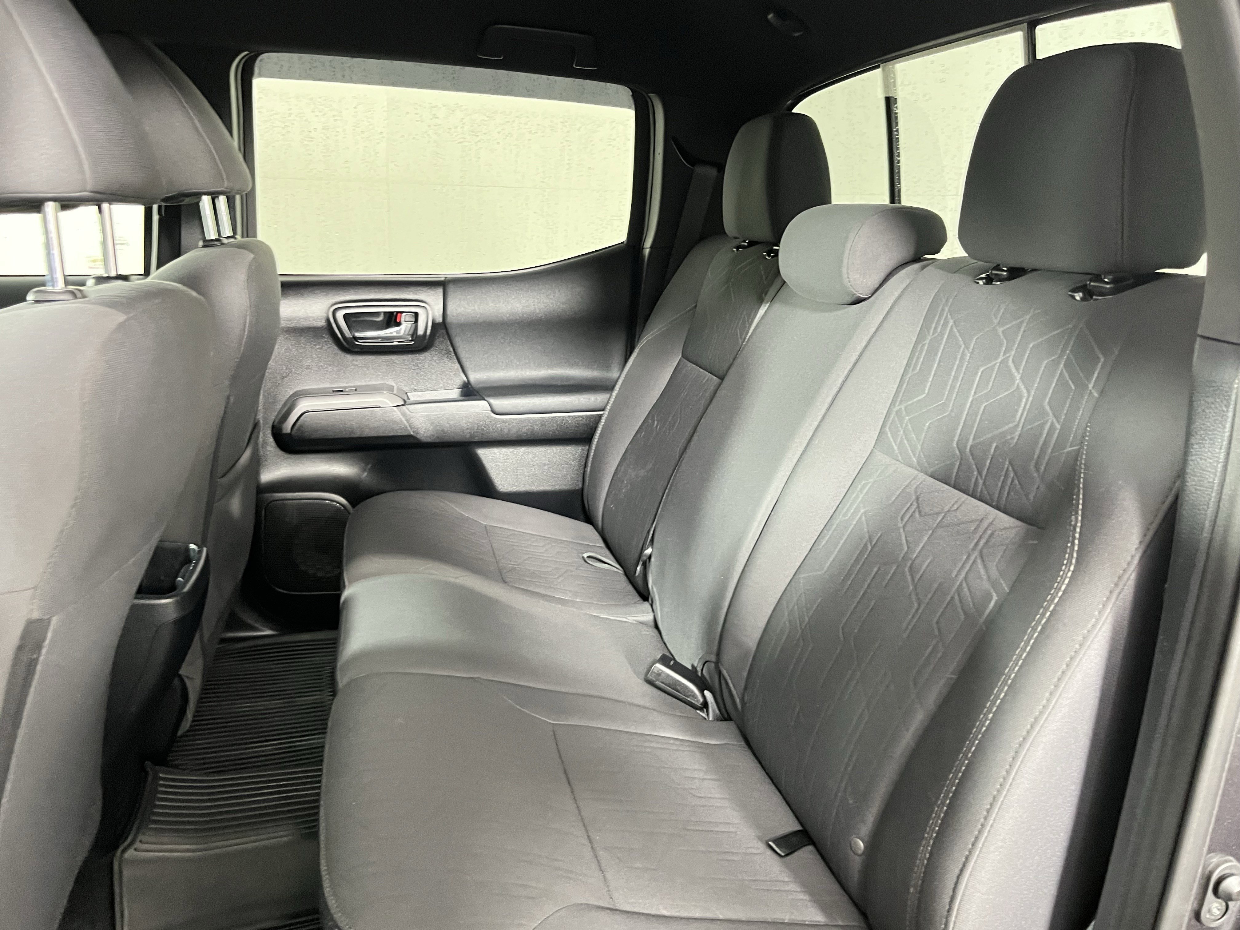 Used 2018 Toyota Tacoma TRD Sport w/ Technology Package image 15