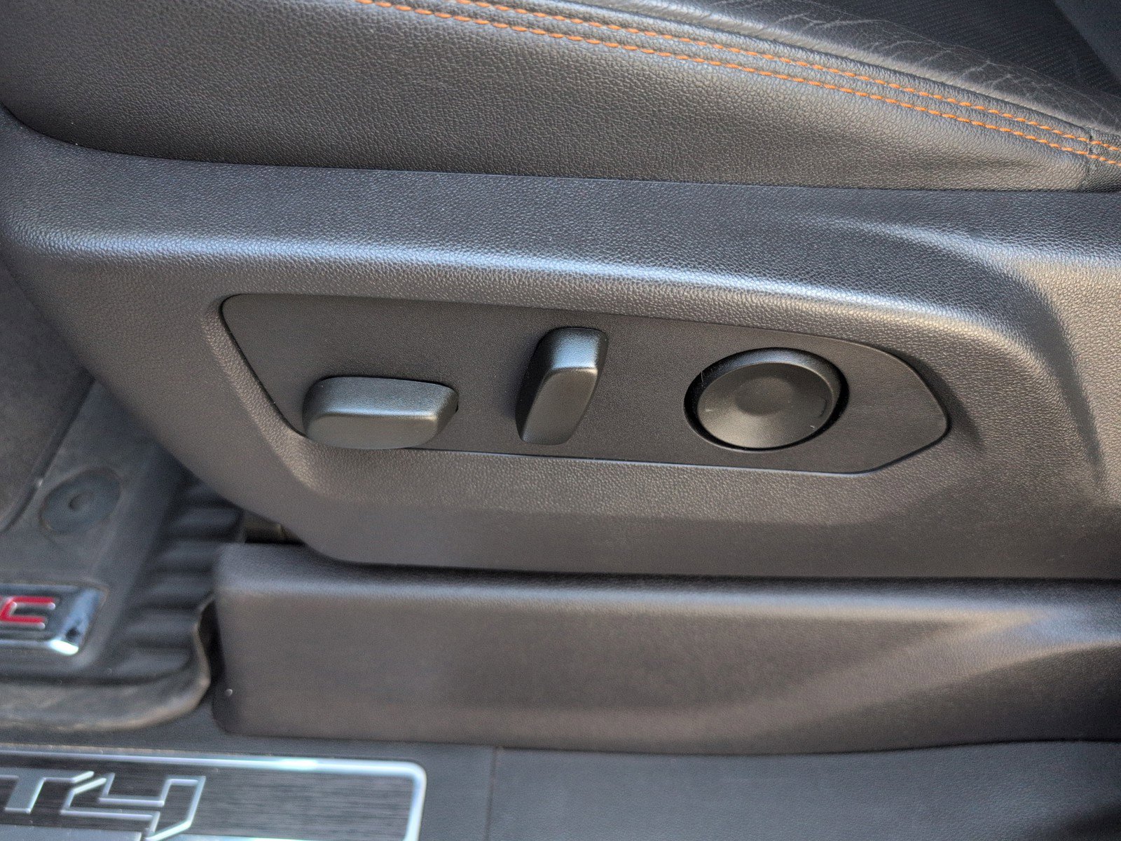 Used 2024 GMC Sierra 1500 AT4 w/ Technology Package image 13