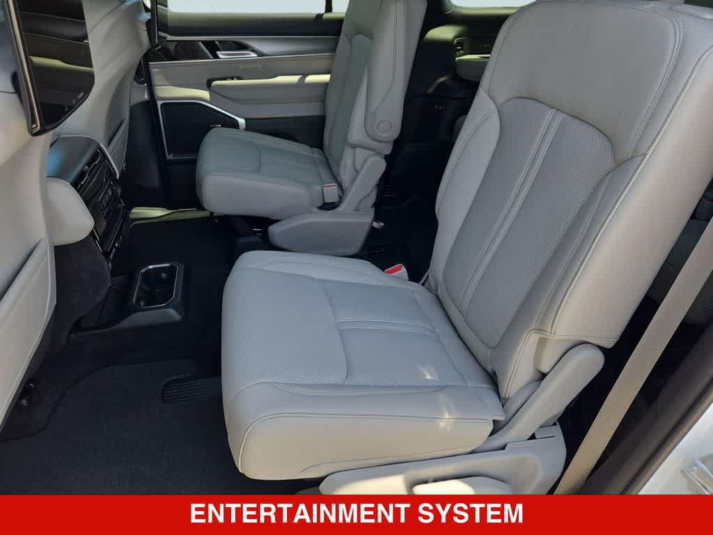 New 2026 Jeep Grand Wagoneer L Limited w/ Rear Seat Video Group I AWD/4WD image 18