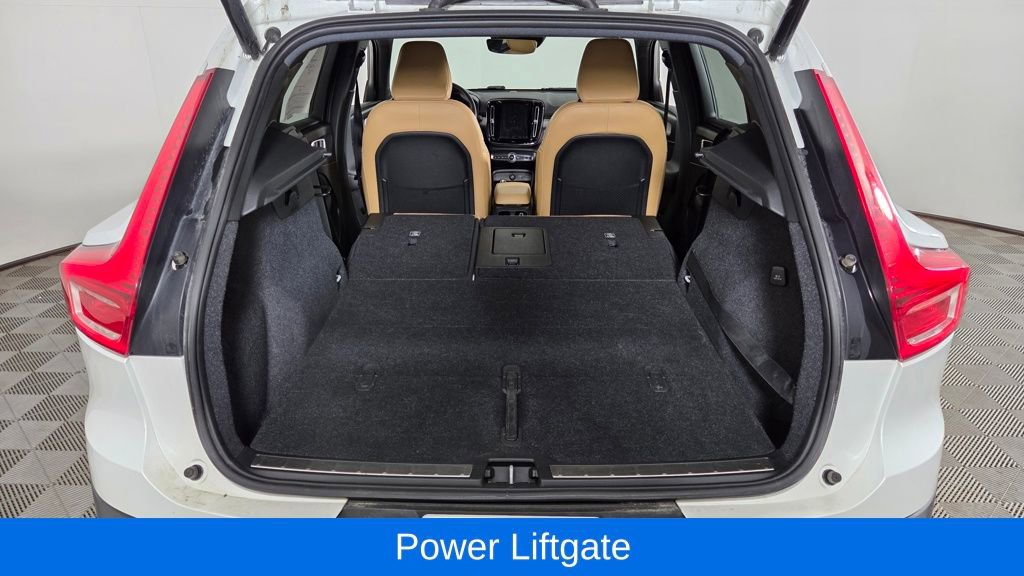 Used 2019 Volvo XC40 T5 Inscription image 10