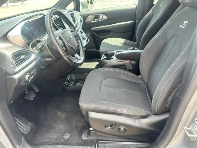 Used 2018 Chrysler Pacifica Touring Plus w/ S Appearance Package FWD image 20