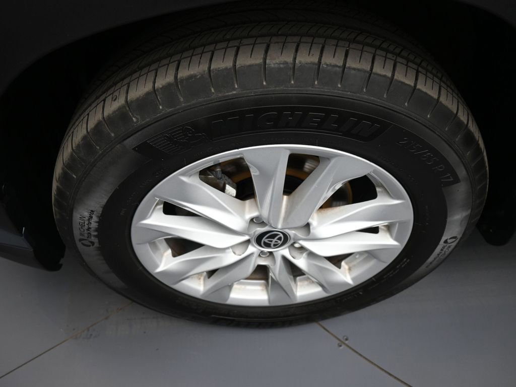 Certified 2022 Toyota Corolla Cross LE AWD/4WD image 14