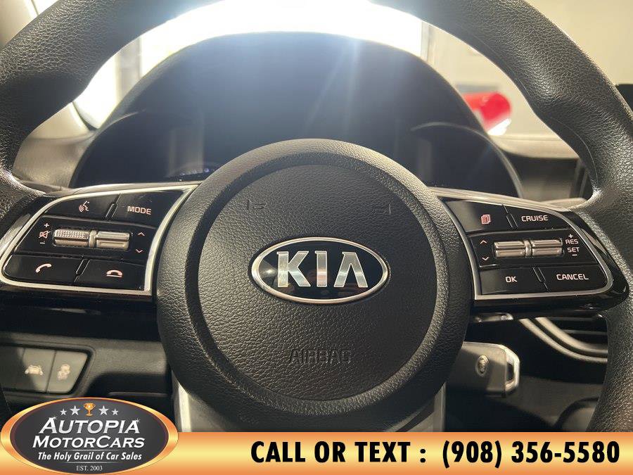 Used 2020 Kia Forte LXS FWD image 25