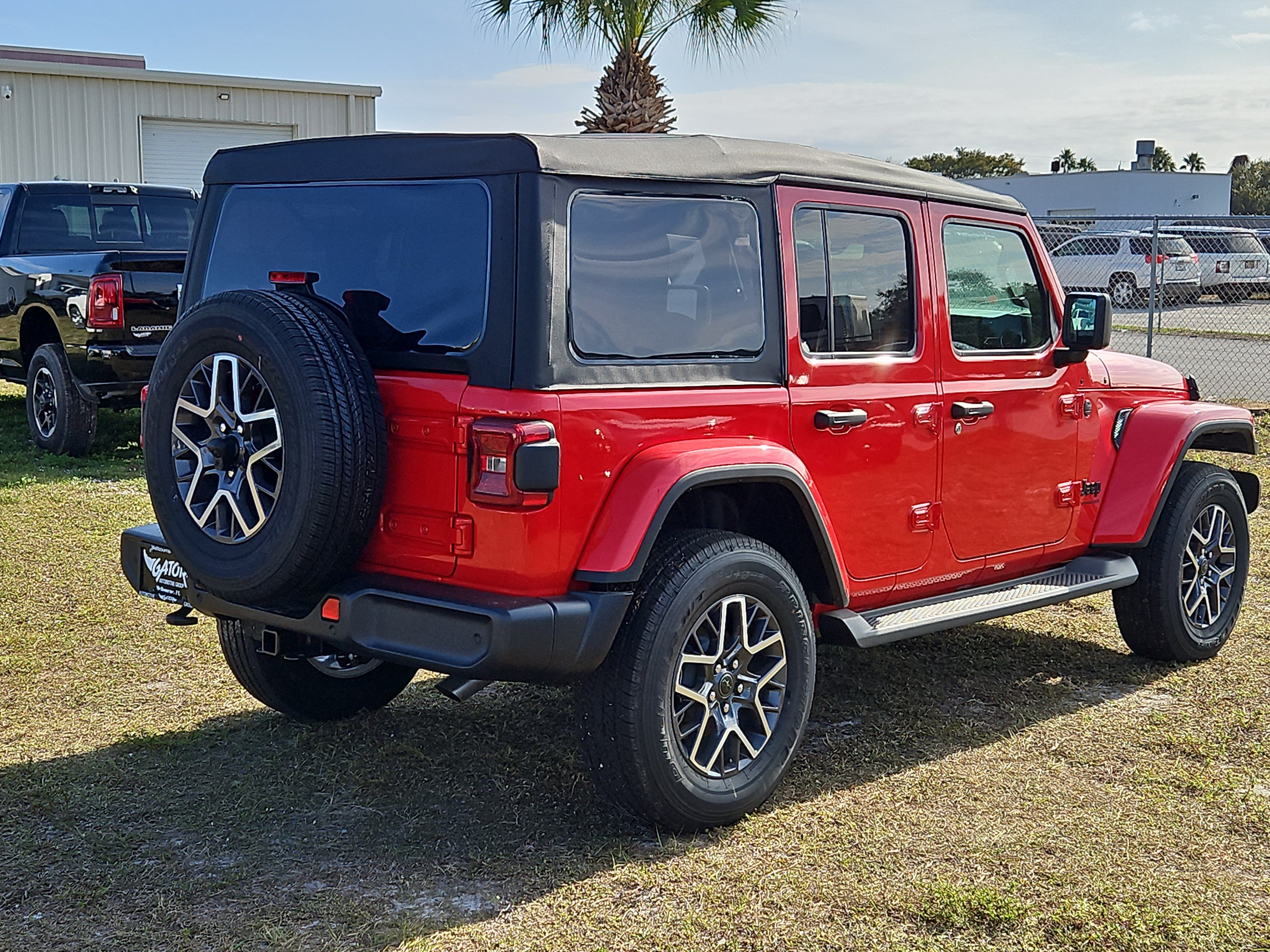 New 2026 Jeep Wrangler Unlimited Sahara AWD/4WD image 4