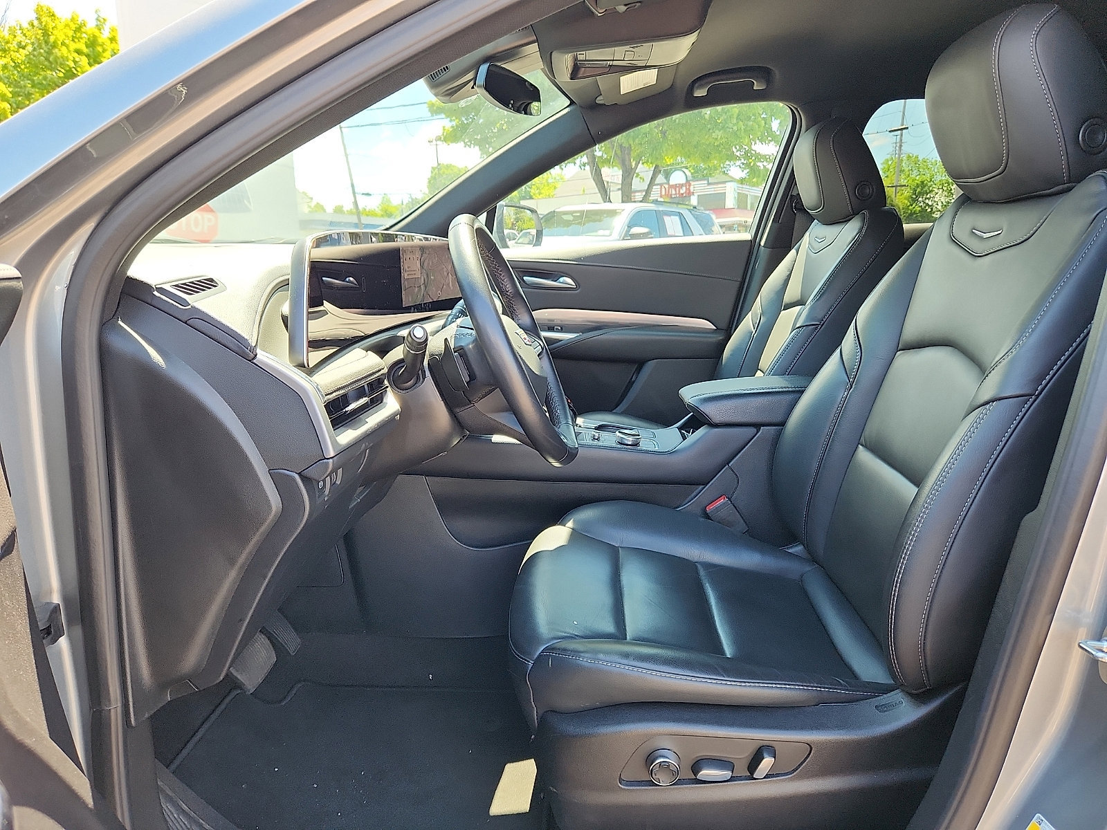 Used 2025 Cadillac XT4 Premium Luxury AWD/4WD image 14