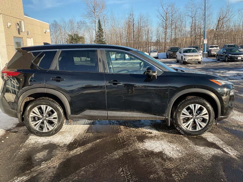 Used 2023 Nissan Rogue SV image 4