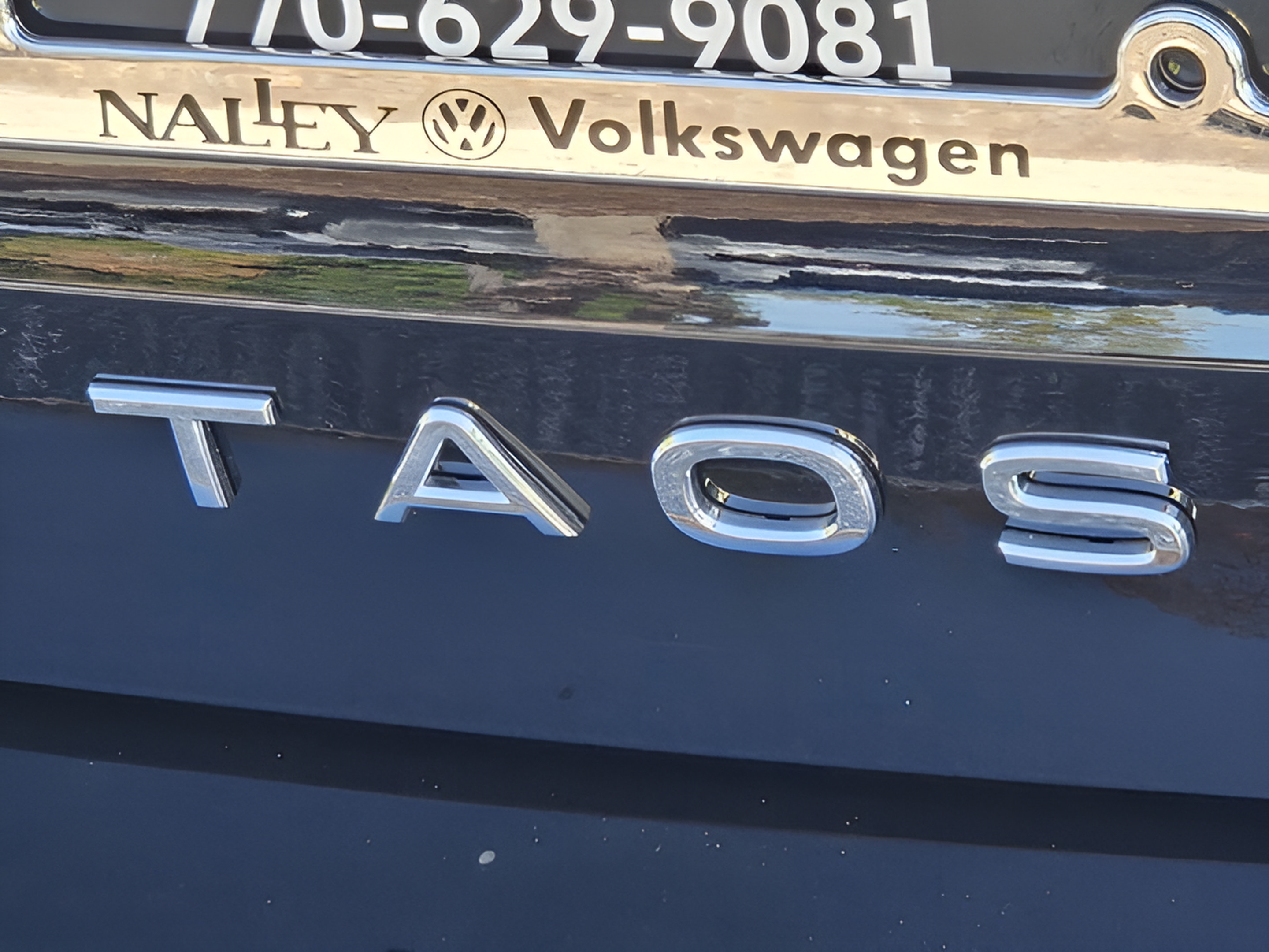 Used 2025 Volkswagen Taos SEL AWD/4WD image 32