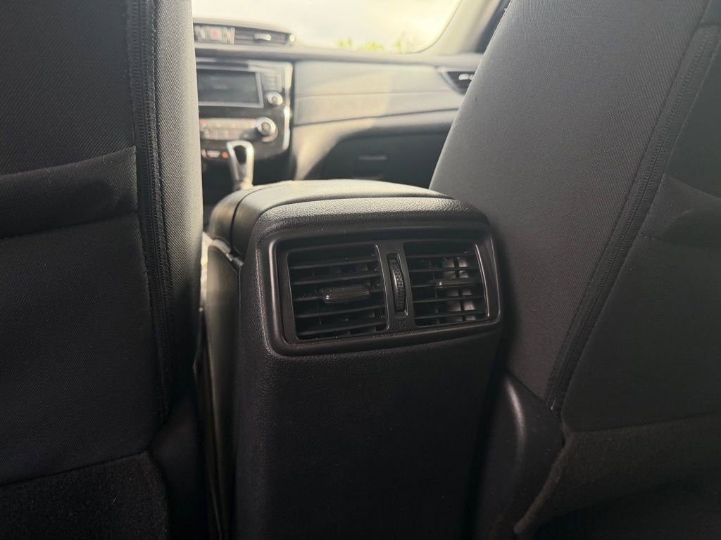 Used 2019 Nissan Rogue S w/ Special Edition Package FWD image 25