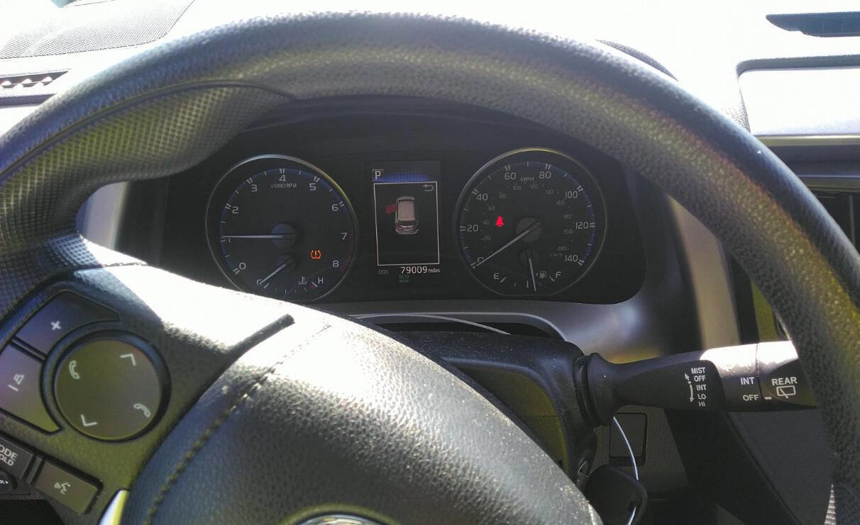 Used 2020 Nissan Rogue S w/ Special Edition Package image 16