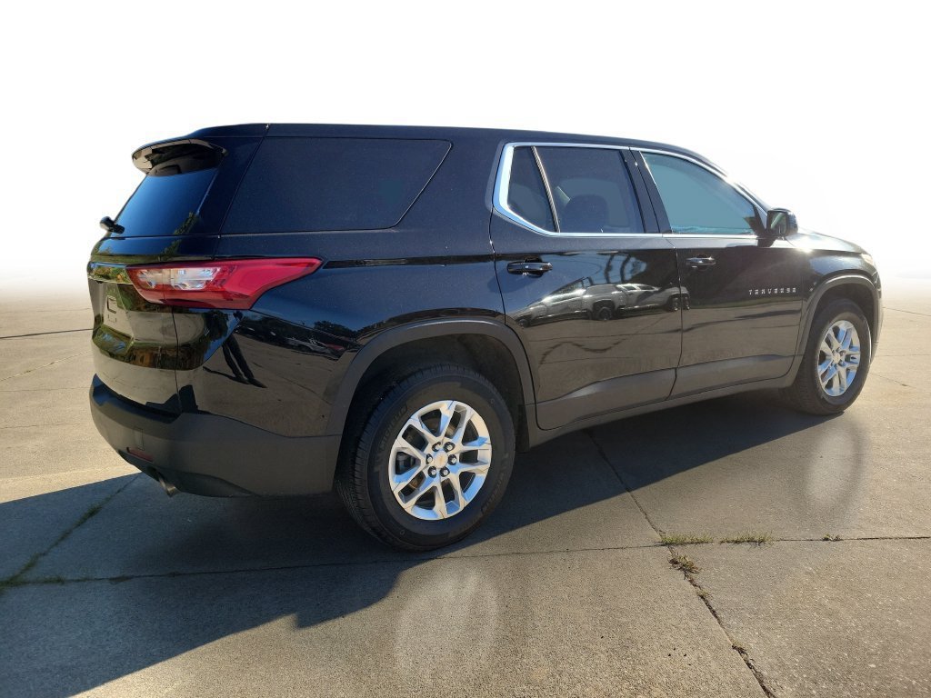 Used 2020 Chevrolet Traverse LS w/ LPO, Floor Liner Package FWD image 4