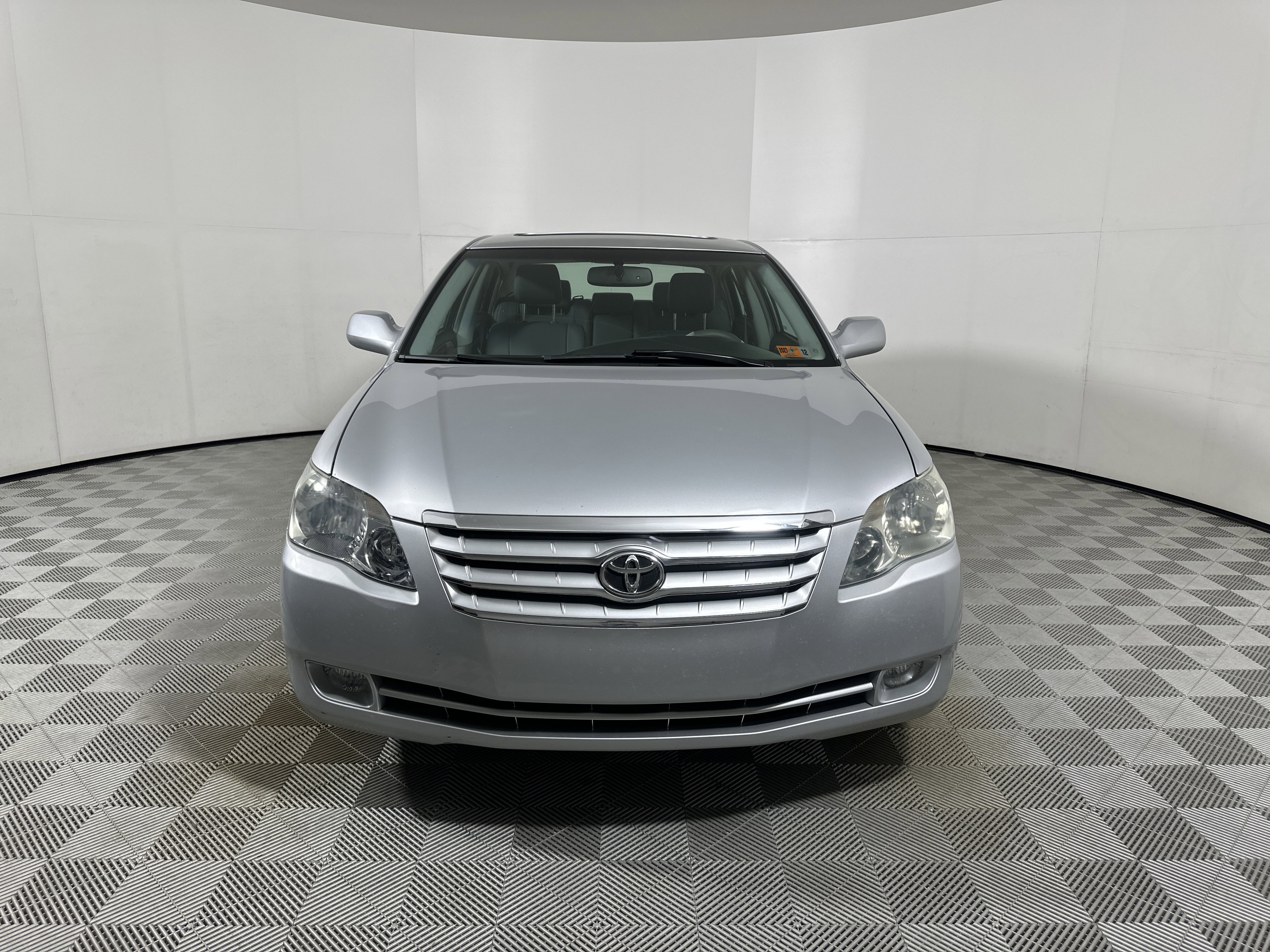 Used 2006 Toyota Avalon XLS video 2
