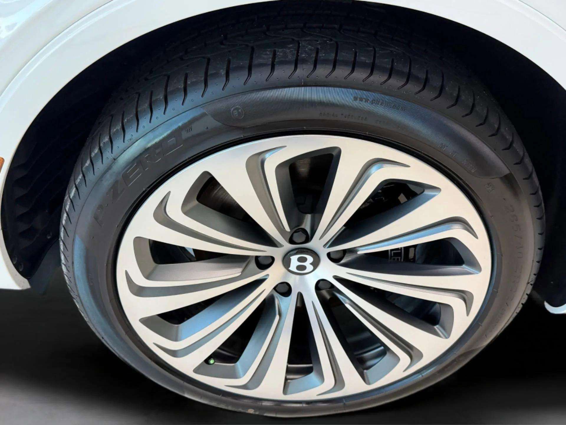 New 2025 Bentley Bentayga image 50