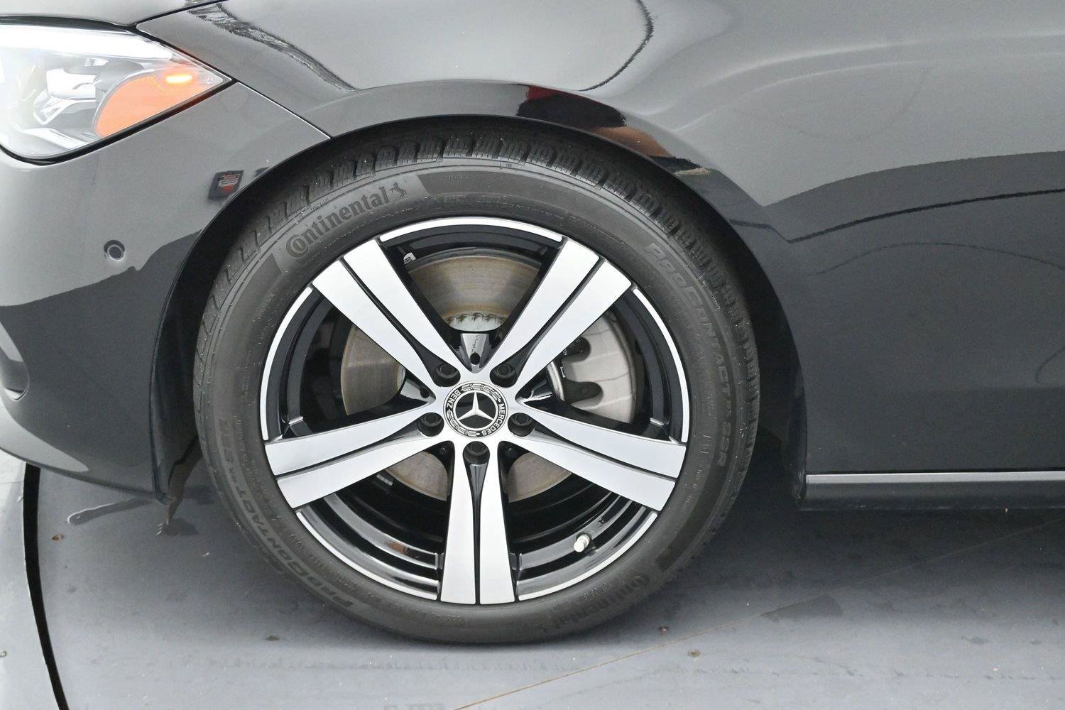 Used 2025 Mercedes-Benz C 300 4MATIC Sedan image 34