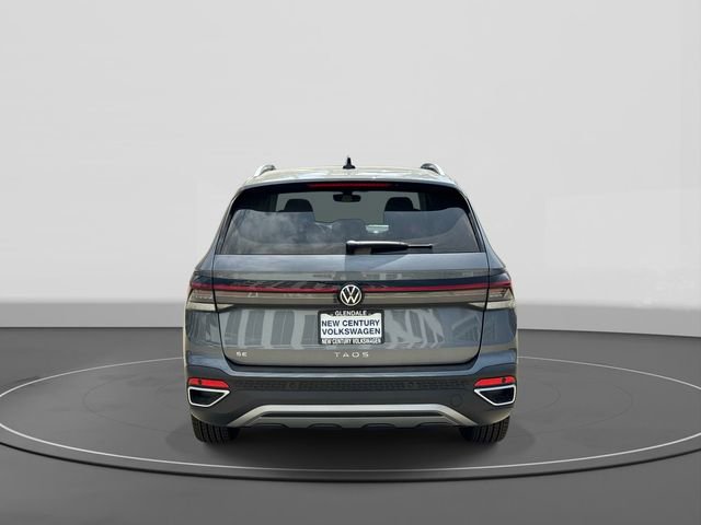 New 2026 Volkswagen Taos SE FWD image 4