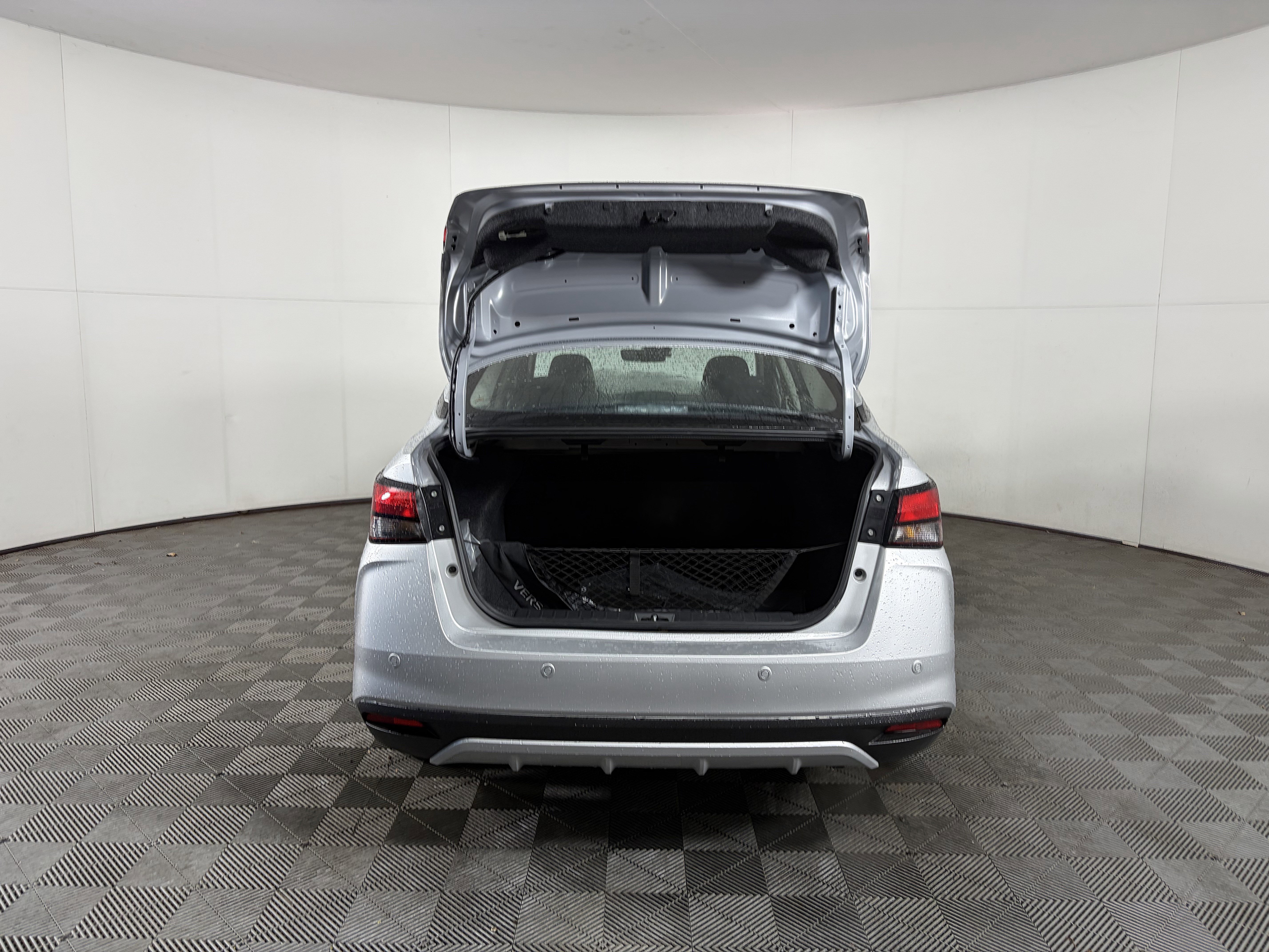 Used 2025 Nissan Versa S w/ Electronics Package FWD image 17