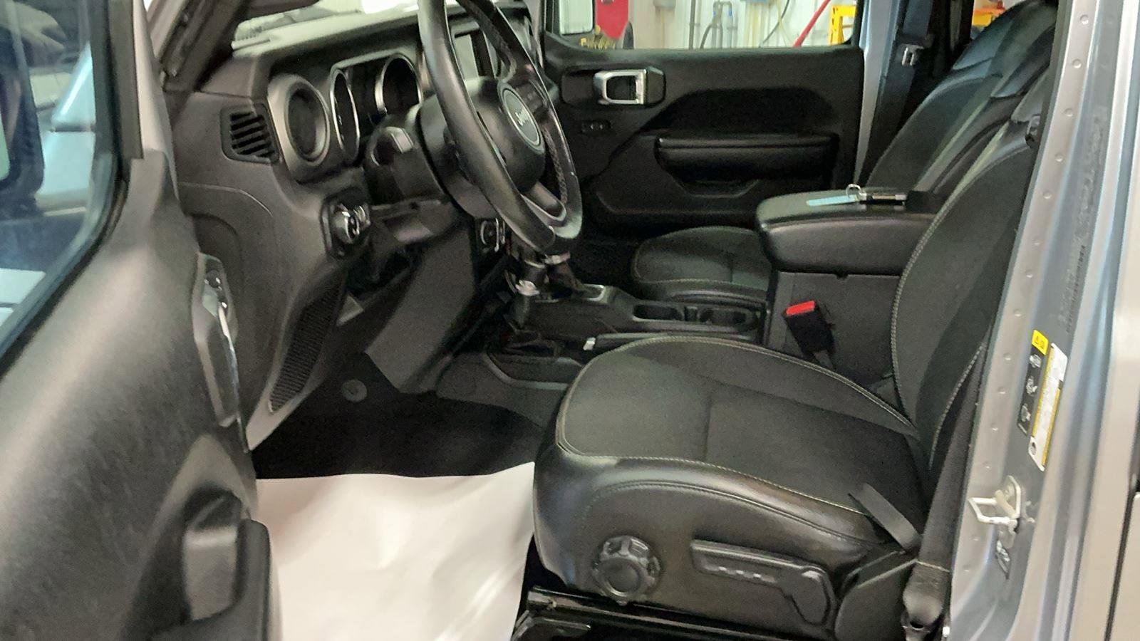 Used 2021 Jeep Gladiator Sport AWD/4WD image 12